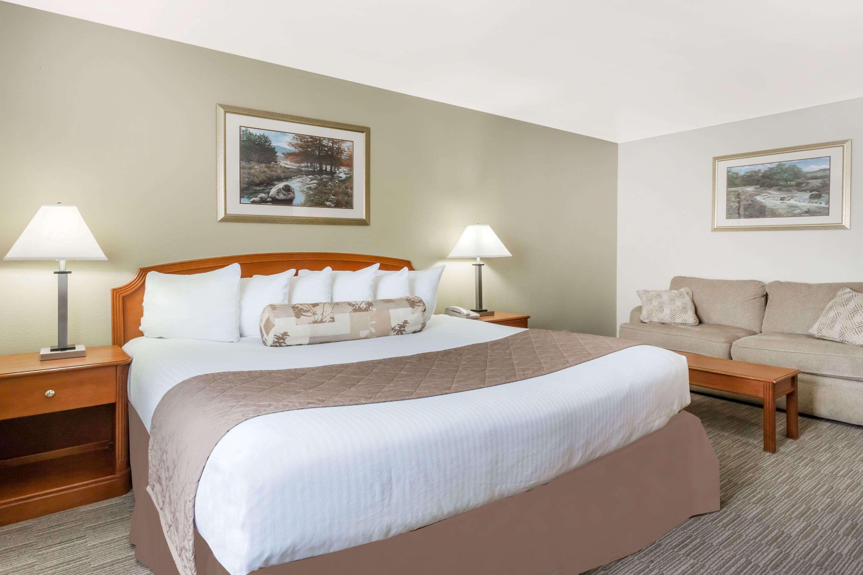 Ramada By Wyndham Ely Hotel Luaran gambar